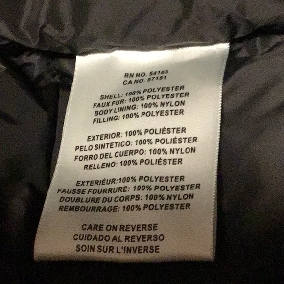 Levi's Red Plaid Bubble Puffer Jacket🎀 - Picture 5 of 9